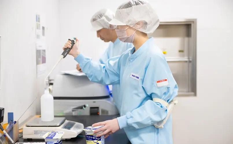 品質保証室 K. H.さん業務風景